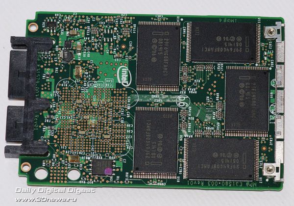 80 Гб SATA SSD-накопитель Intel без крышки